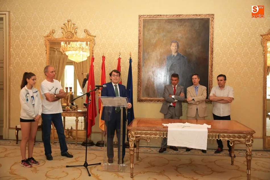 Foto 6 - El Ayuntamiento homenajea al Caja Rural Atl&eacute;tico Salamanca por su ascenso&nbsp;