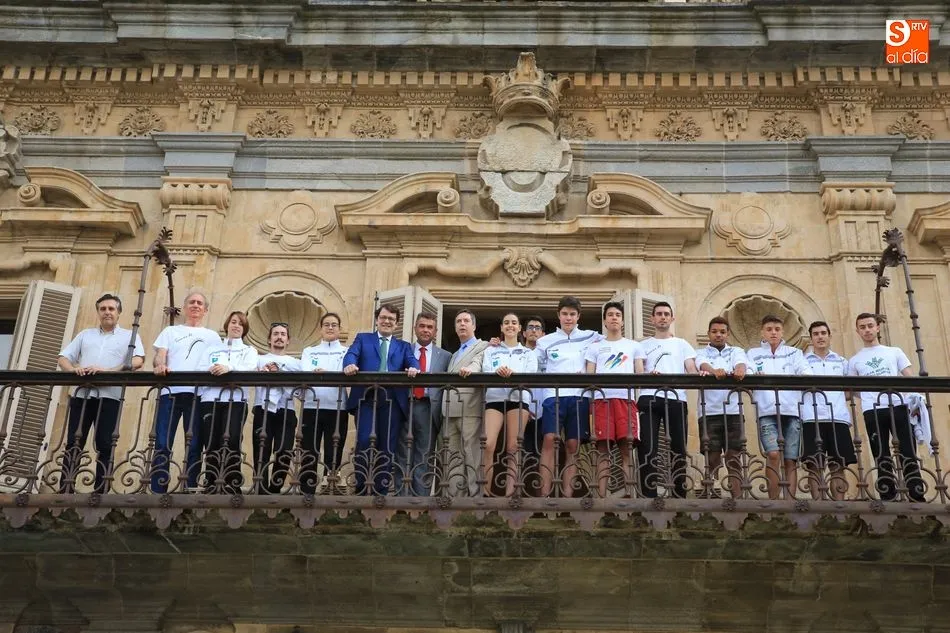 Foto 8 - El Ayuntamiento homenajea al Caja Rural Atl&eacute;tico Salamanca por su ascenso&nbsp;