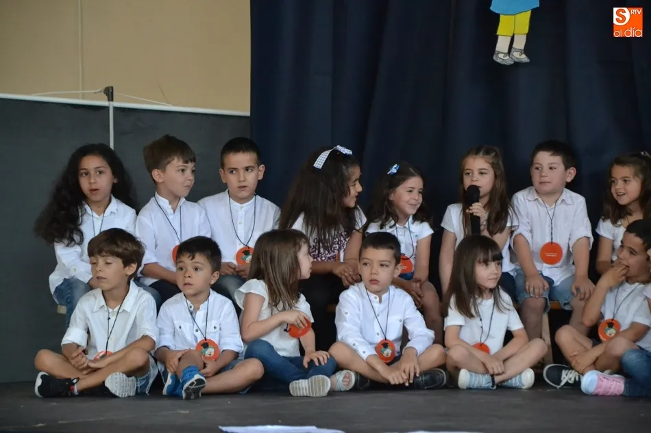 Foto 11 - Los alumnos de 5 a&ntilde;os de San Francisco dejan atr&aacute;s Educaci&oacute;n Infantil relatando ellos mismos lo...
