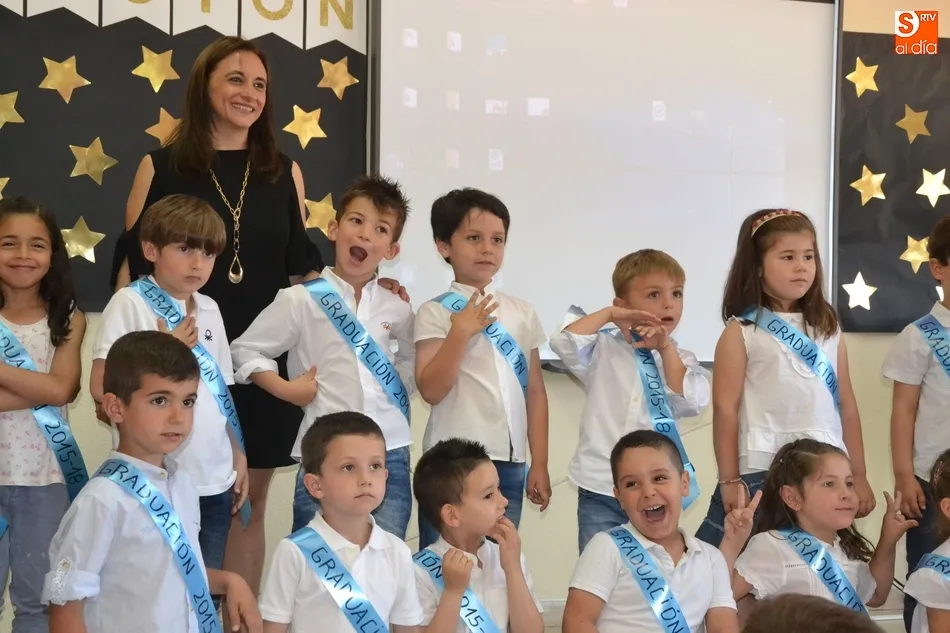 Foto 3 - El Colegio Mir&oacute;briga vive una intensa ma&ntilde;ana con dos ceremonias simult&aacute;neas de graduaci&oacute;n  