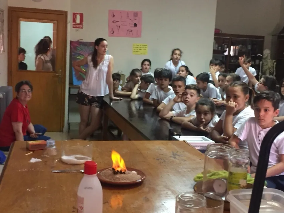 Foto 10 - Misioneras-Santa Teresa concluye su Semana Cultural con una jornada de inmersi&oacute;n europea  