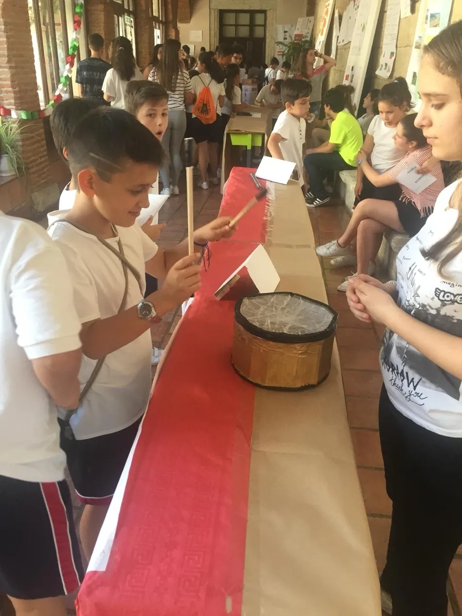 Foto 5 - Misioneras-Santa Teresa concluye su Semana Cultural con una jornada de inmersi&oacute;n europea  
