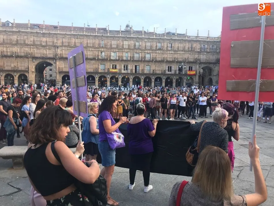Foto 7 - Protesta en la Plaza Mayor contra la puesta en libertad bajo fianza de los miembros de &lsquo;La...