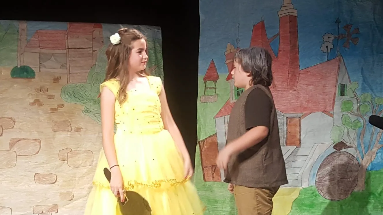 Foto 5 - Alumnos de 5&deg; y 6 &deg; de Primaria del colegio San Blas llevan a escena &lsquo;La Bella y La...