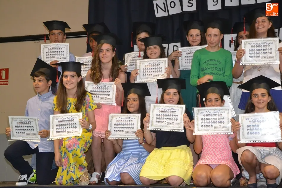 Foto 3 - Los alumnos de 6&ordm; de San Francisco abren sus corazones en su despedida del Centro  
