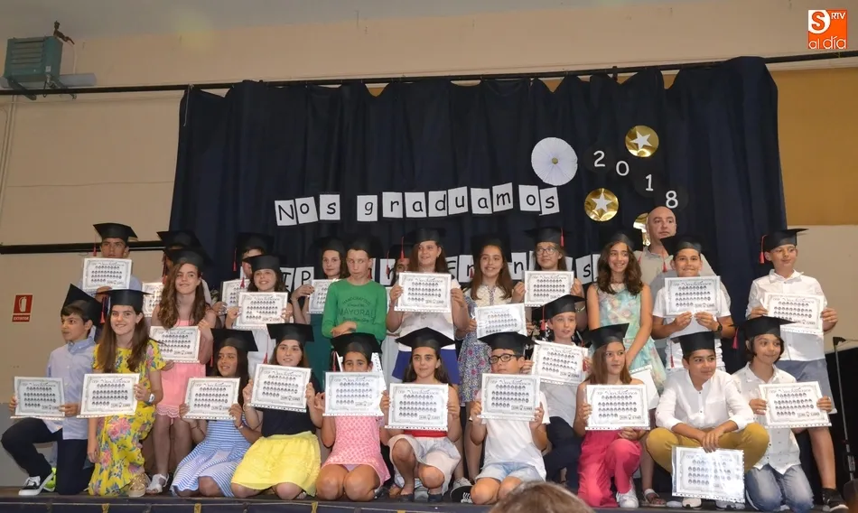 Foto 2 - Los alumnos de 6&ordm; de San Francisco abren sus corazones en su despedida del Centro  