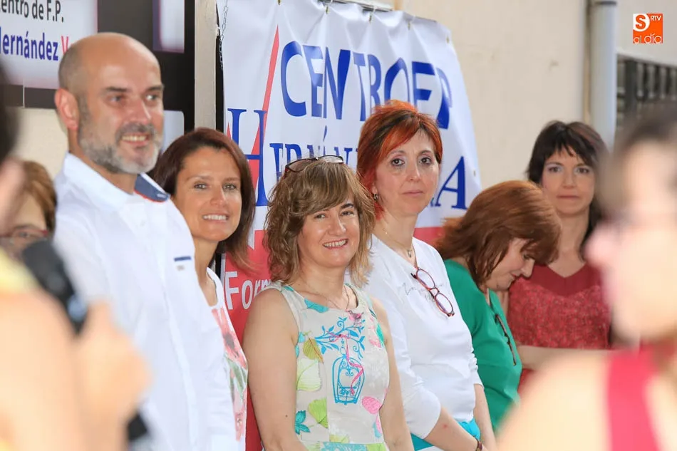 Foto 2 - El Centro de FP Hern&aacute;ndez Vera despide el curso con una emotiva graduaci&oacute;n  
