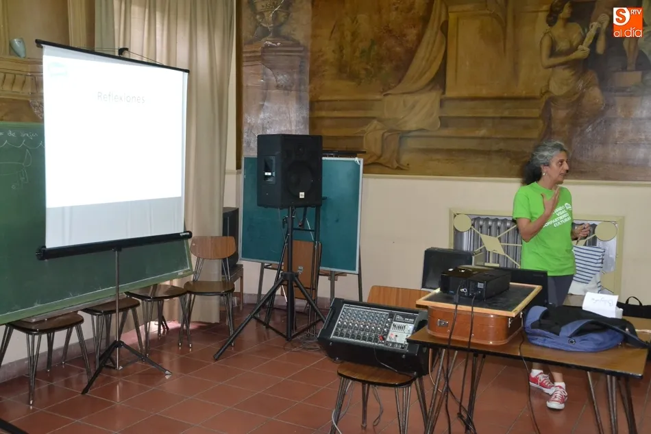 Foto 2 - El Comit&eacute; Local de AFS explica los beneficios del intercambio de culturas  
