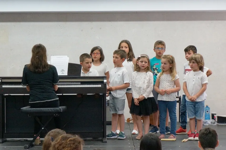 Foto 8 - Brillante concierto de fin de curso de la Escuela de M&uacute;sica de Villares de la Reina