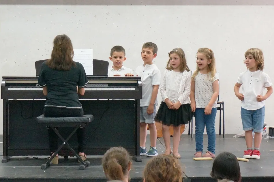 Foto 5 - Brillante concierto de fin de curso de la Escuela de M&uacute;sica de Villares de la Reina