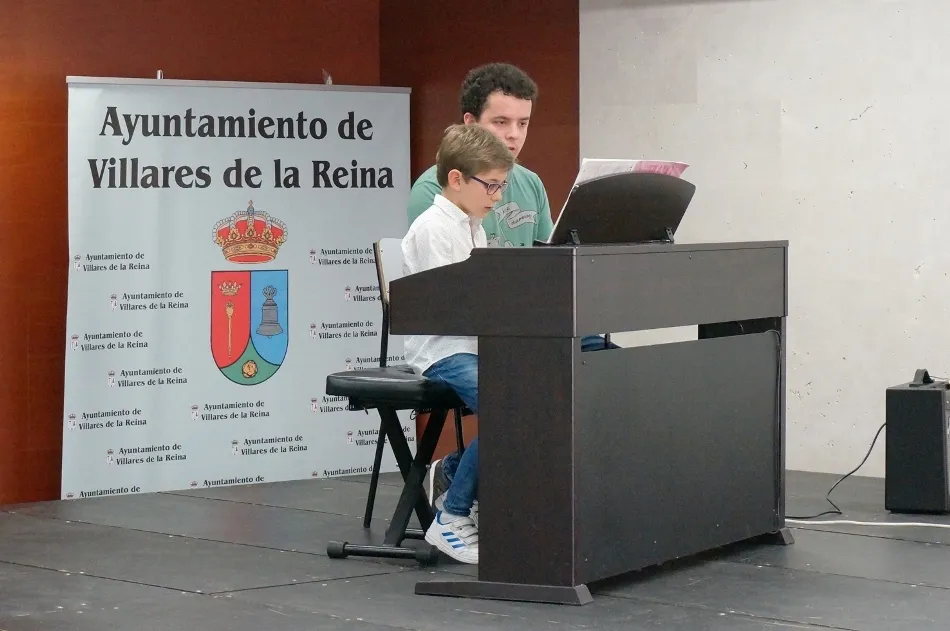 Foto 2 - Brillante concierto de fin de curso de la Escuela de M&uacute;sica de Villares de la Reina