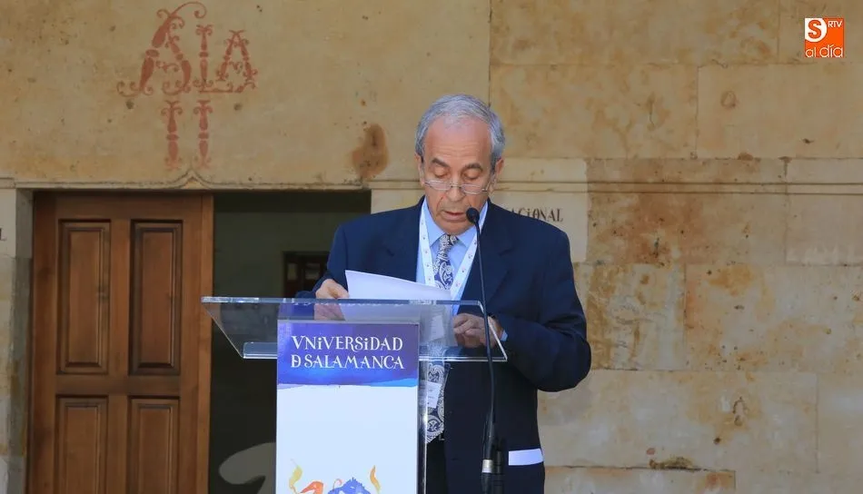 Recital dedicado a Fray Luis de León en el Patio de Escuelas Menores. Foto de Alberto Martín