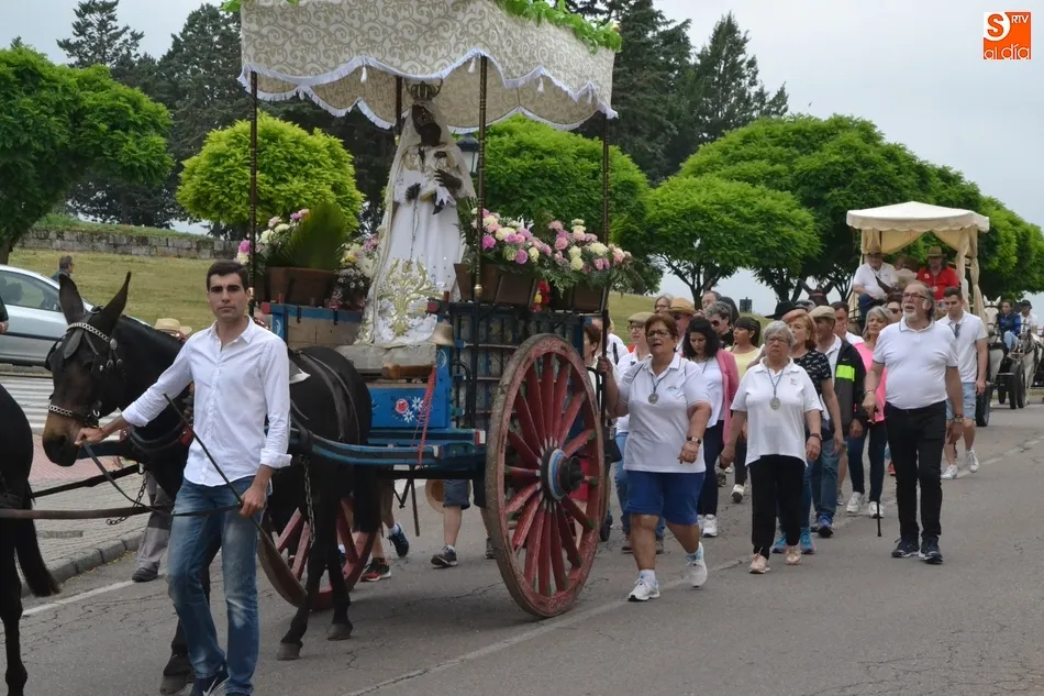Los romeros ponen rumbo al Santuario con el deseo de esquivar las tormentas  