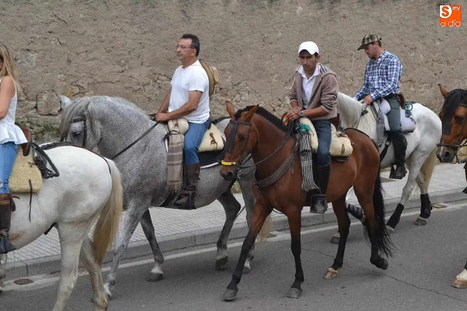 Foto 9 - Los romeros ponen rumbo al Santuario con el deseo de esquivar las tormentas  