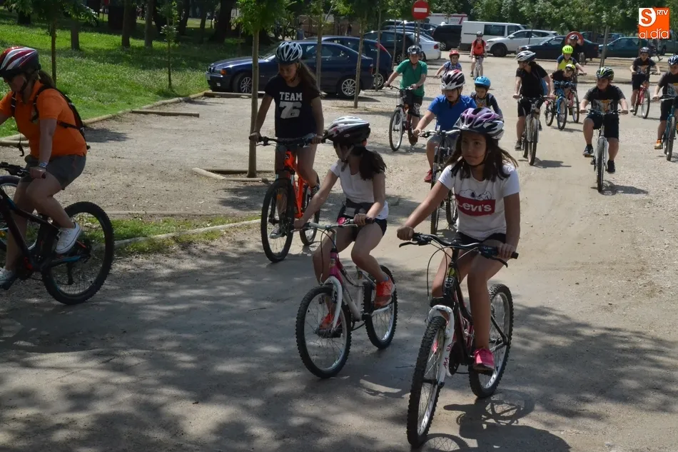 Foto 9 - Los mayores del Colegio Mir&oacute;briga se van de vacaciones sobre ruedas  