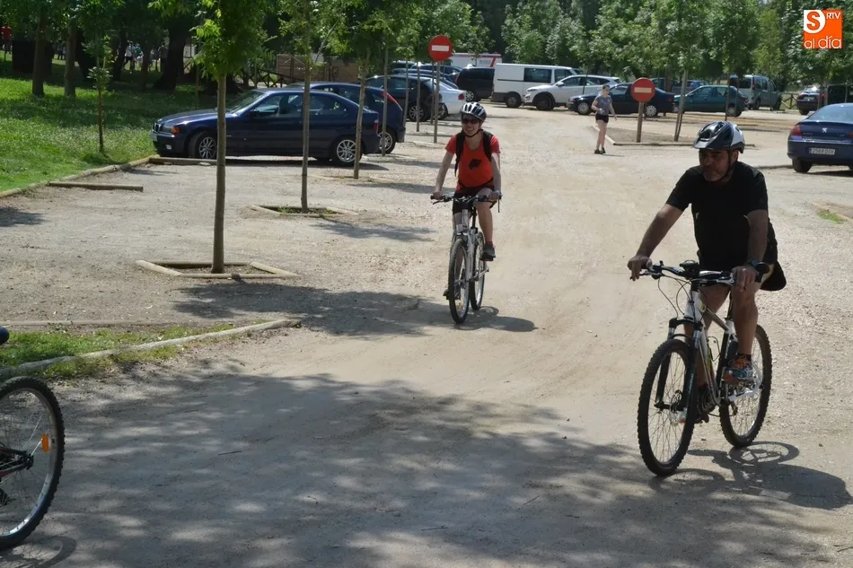 Foto 3 - Los mayores del Colegio Mir&oacute;briga se van de vacaciones sobre ruedas  