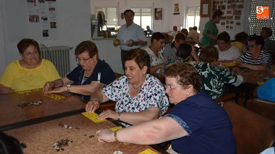 Foto 7 - Los mayores despiden las clases de gimnasia con una jornana de convivencia en Lumbrales