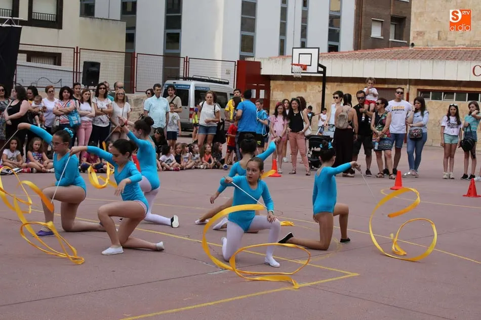 Foto 10 - El Colegio Padre Manj&oacute;n cierra el curso con exhibiciones y una divertida disco funky