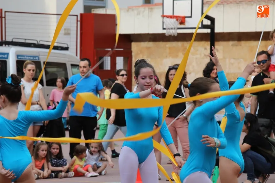 Foto 8 - El Colegio Padre Manj&oacute;n cierra el curso con exhibiciones y una divertida disco funky