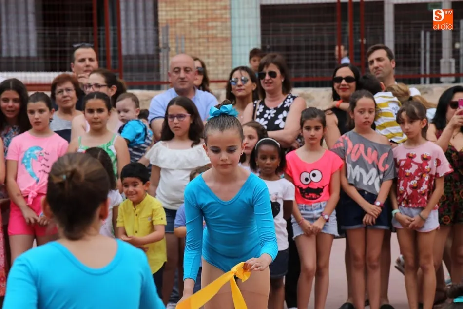 Foto 7 - El Colegio Padre Manj&oacute;n cierra el curso con exhibiciones y una divertida disco funky