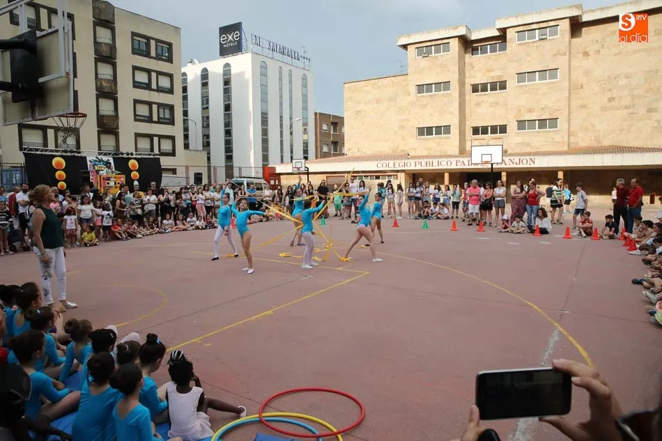 Foto 4 - El Colegio Padre Manj&oacute;n cierra el curso con exhibiciones y una divertida disco funky
