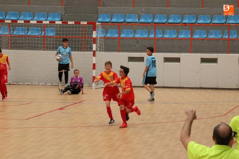 Foto 11 - Arranca el IV Torneo Internacional de F&uacute;tbol Sala Ciudad de Salamanca con cerca de 400 deportistas ...
