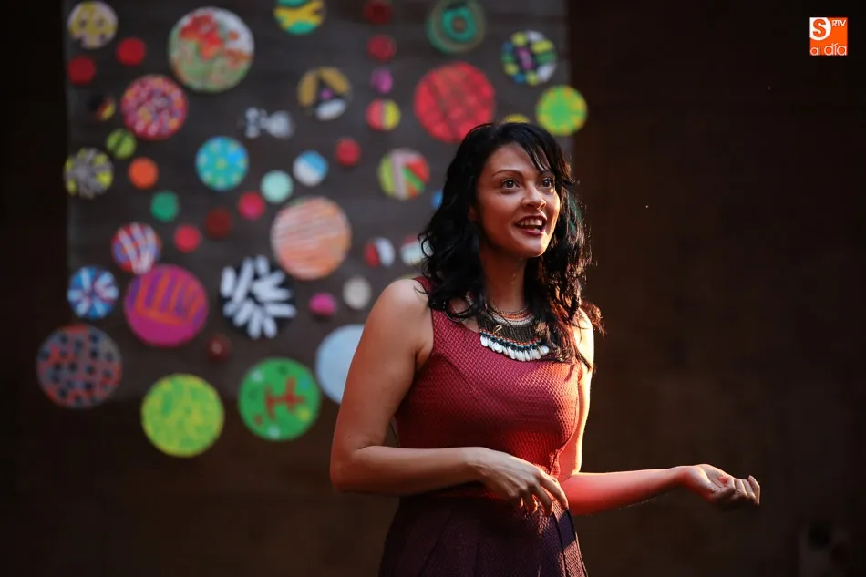 Foto 8 - Clara Haddad conquista al p&uacute;blico con sus cuentos de culturas ancestrales  