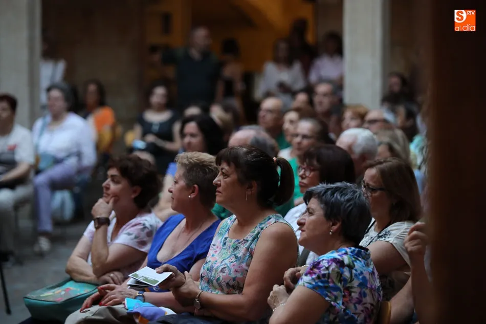 Foto 5 - Clara Haddad conquista al p&uacute;blico con sus cuentos de culturas ancestrales  