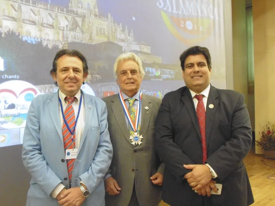 Foto 2 - La Sociedad de San Vicente de Pa&uacute;l entrega su primera medalla &lsquo;Caridad en Esperanza&rsquo; al Rotary ...
