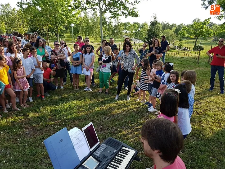 Foto 9 - Ritmo y naturaleza en el final de curso de la Escuela de M&uacute;sica