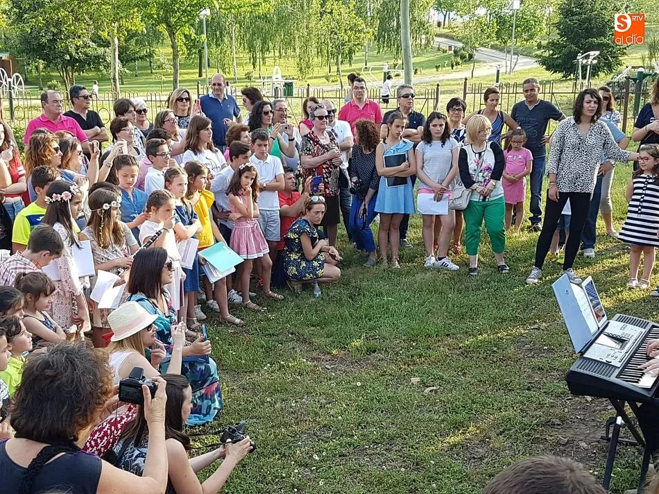 Foto 3 - Ritmo y naturaleza en el final de curso de la Escuela de M&uacute;sica