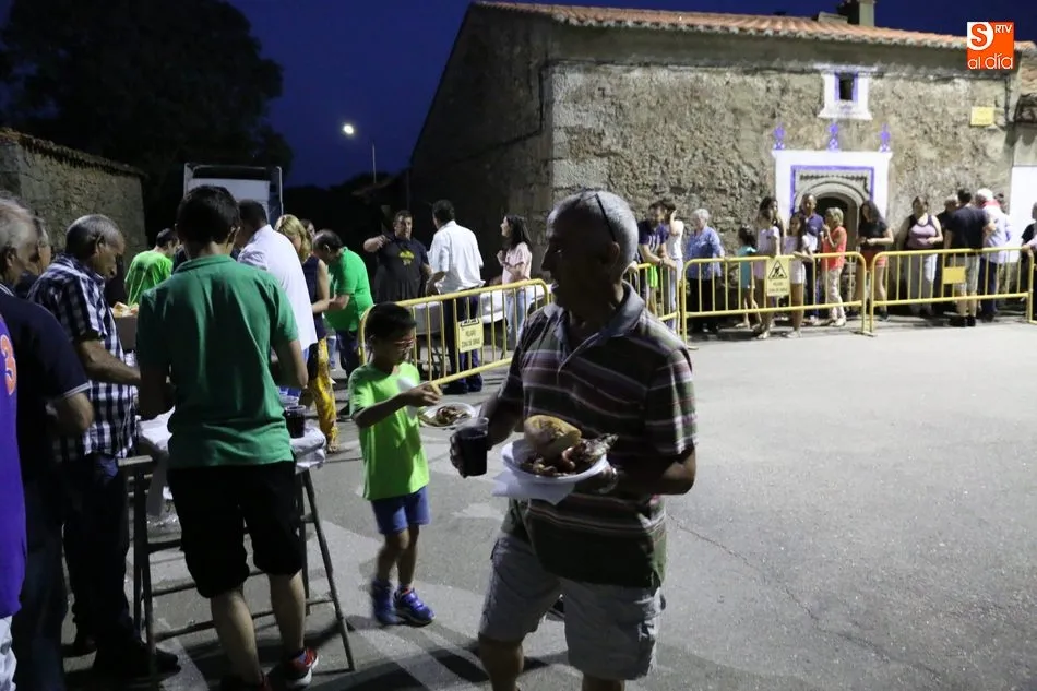 Foto 3 - Evocador preg&oacute;n de Lourdes Bravo para comenzar las fiestas de San Juan en Bogajo