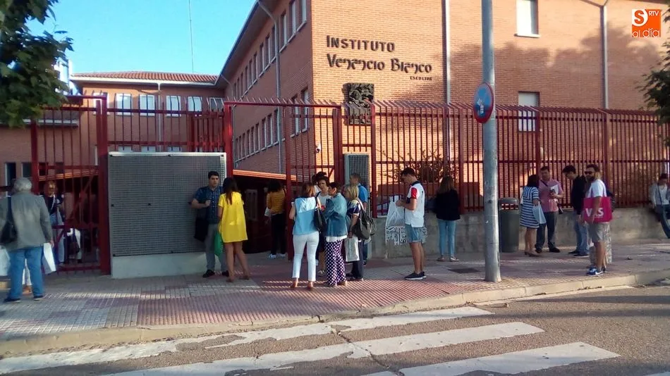 Foto 3 - Mas de 1.600 opositores de Secundaria y otros cuerpos se examinan este s&aacute;bado en Salamanca&nbsp;