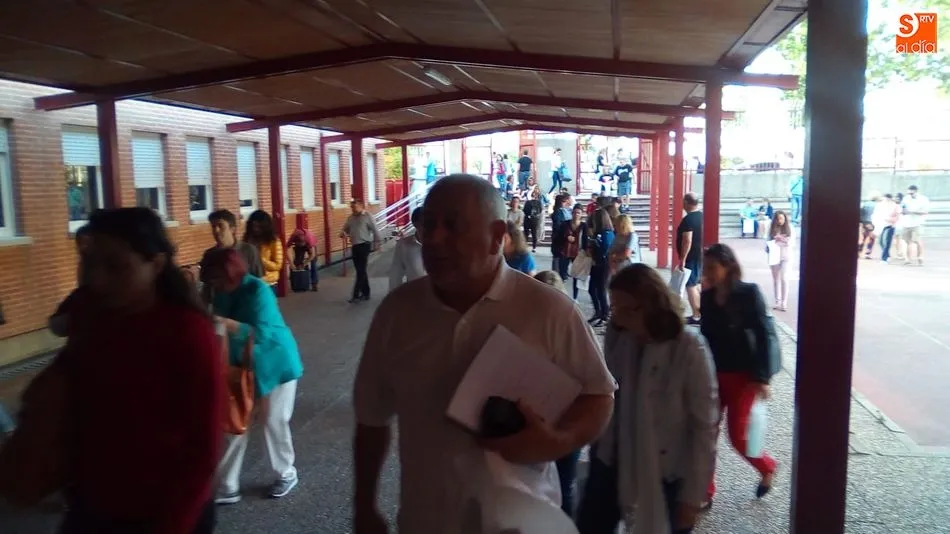 Foto 2 - Mas de 1.600 opositores de Secundaria y otros cuerpos se examinan este s&aacute;bado en Salamanca&nbsp;
