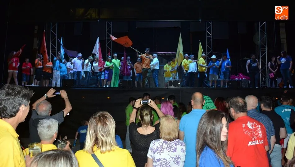 Foto 10 - Las Pe&ntilde;as inician las fiestas al grito de &ldquo;Viva San Juan Bendito&rdquo;
