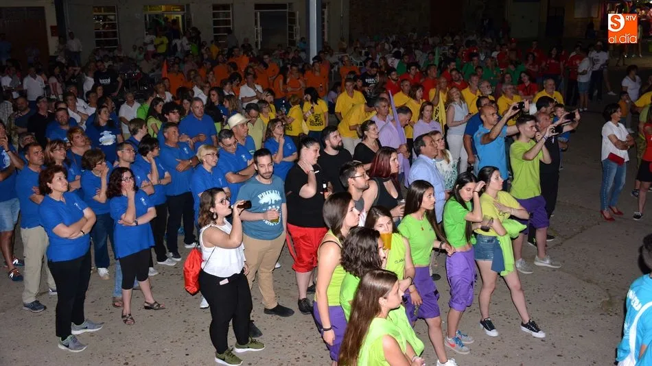 Foto 3 - Las Pe&ntilde;as inician las fiestas al grito de &ldquo;Viva San Juan Bendito&rdquo;