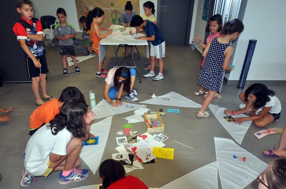 Foto 2 - Los m&aacute;s peque&ntilde;os protagonizan la jornada festiva en Carrascal de Barregas
