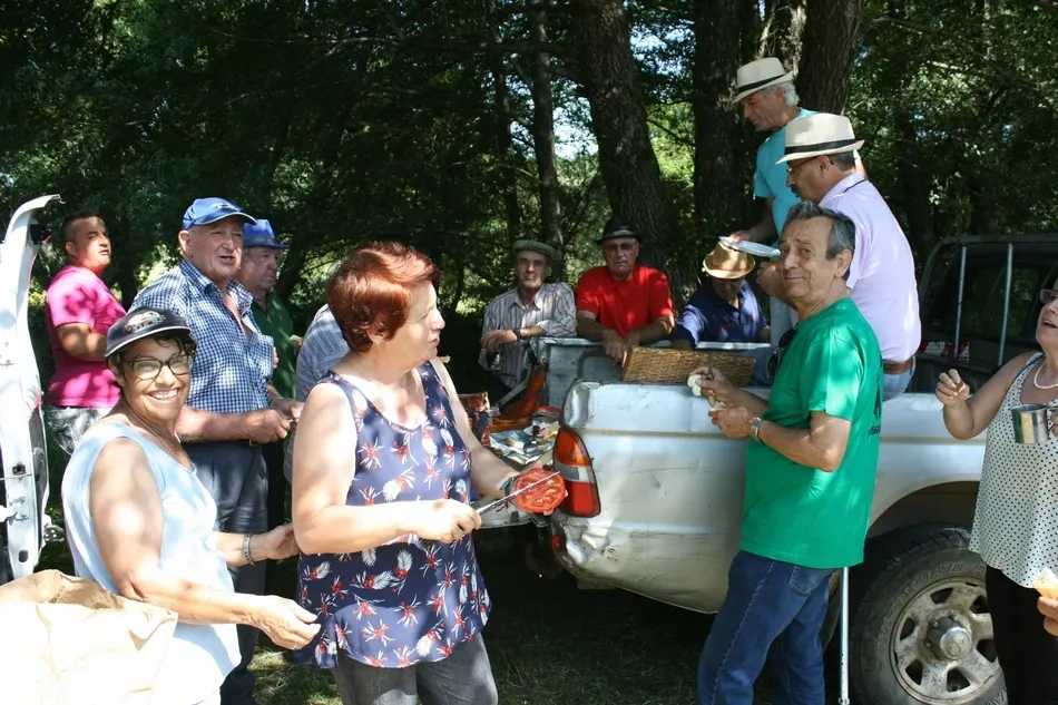 Foto 3 - Largo, vistoso y limpio primer encierro a caballo en Navasfr&iacute;as  