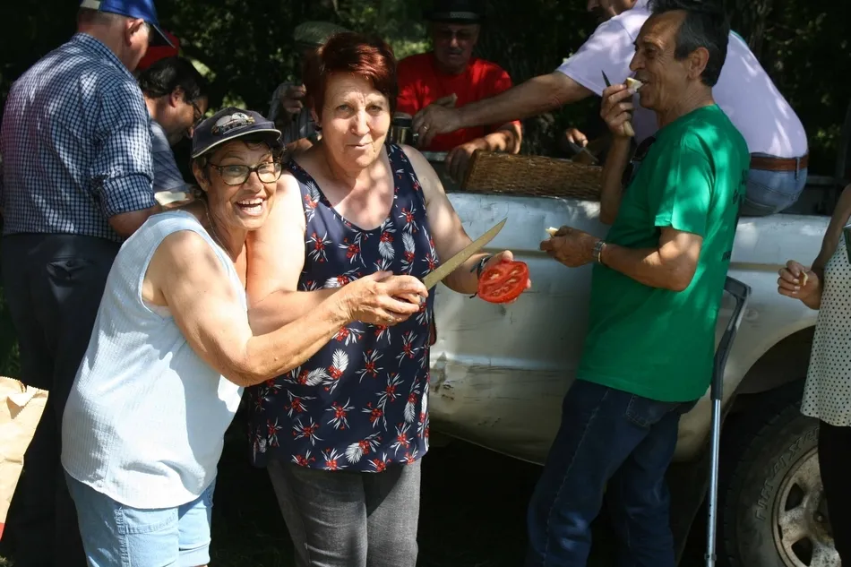 Foto 2 - Largo, vistoso y limpio primer encierro a caballo en Navasfr&iacute;as  