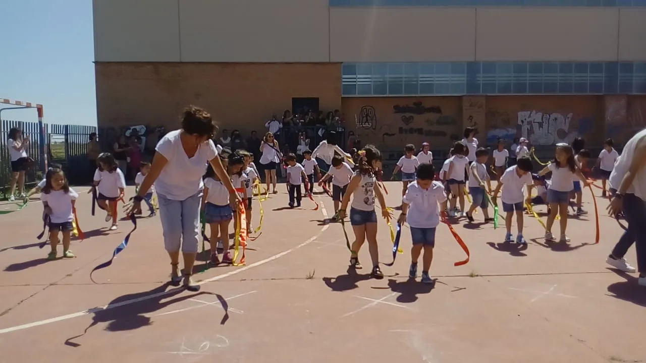 Foto 3 - Animaci&oacute;n y ritmo para despedir el curso en los colegios Severiano Montero y Miguel de Unamuno