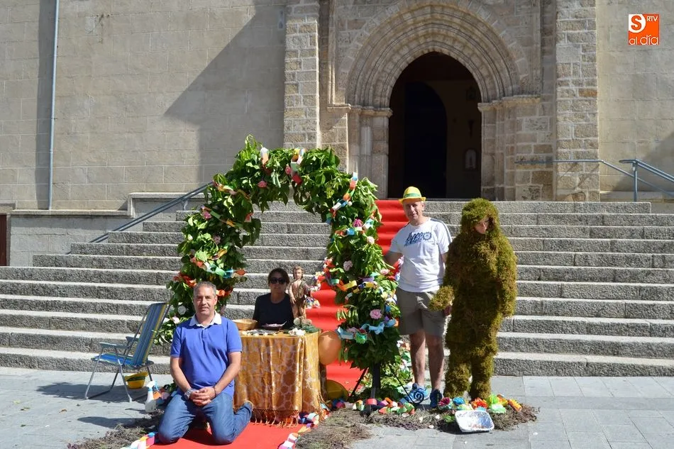 Foto 2 - Cerca de una veintena de arcos de San Juanito han adornado las calles de B&eacute;jar  