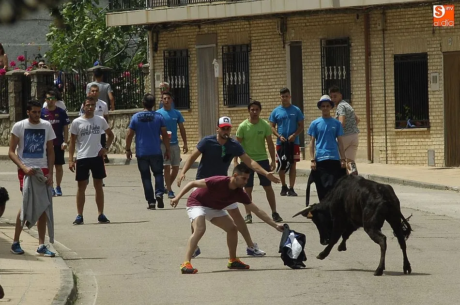 En pleno encierro por las calles | Fotos Adrián Martín