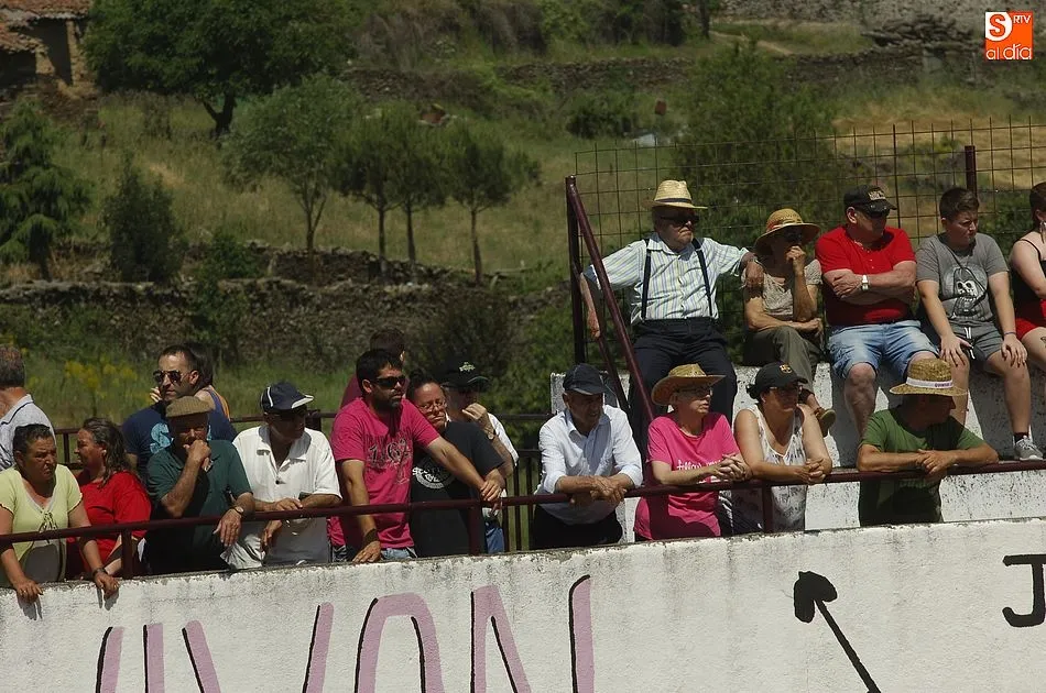 Foto 5 - Robleda disfruta de un encierro a caballo r&aacute;pido y compacto  