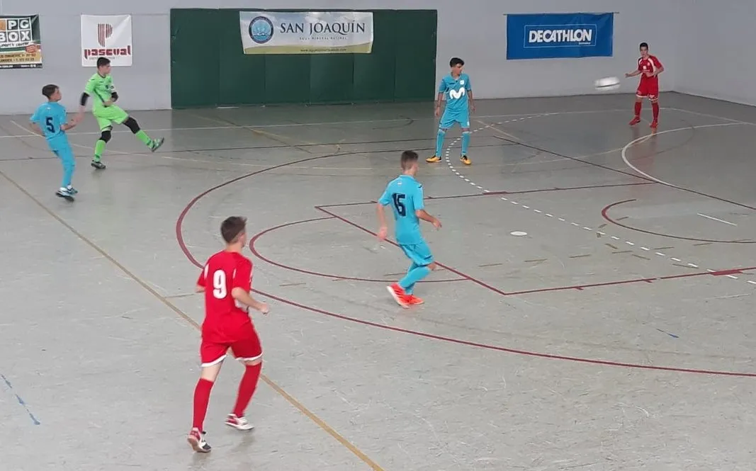 Foto 4 - El III Cadete se mete en las semis del Torneo Ciudad de Salamanca tras ganar a Inter Movistar  