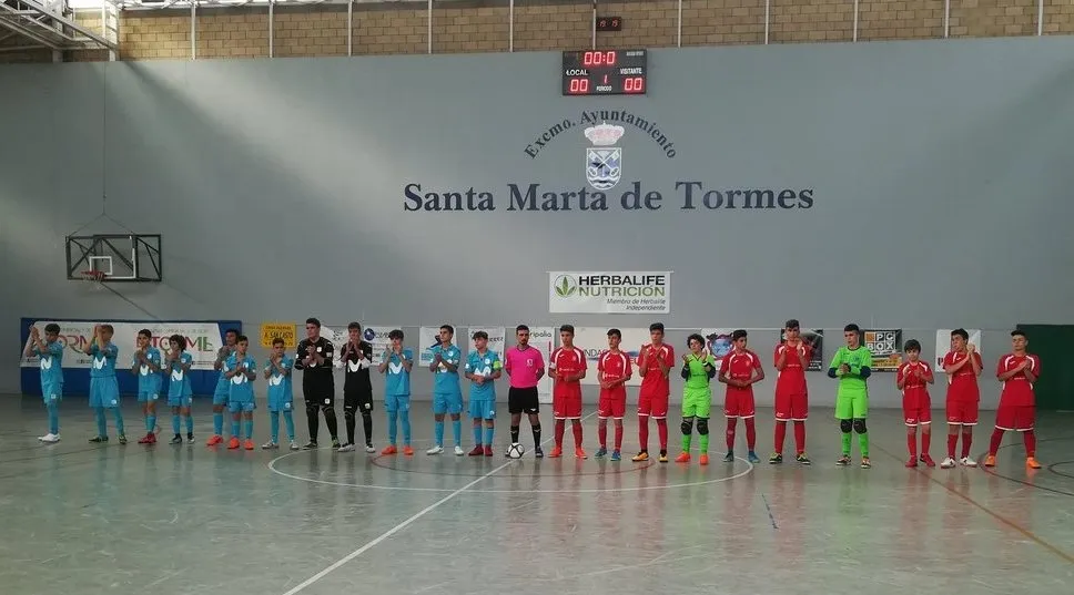 Foto 2 - El III Cadete se mete en las semis del Torneo Ciudad de Salamanca tras ganar a Inter Movistar  