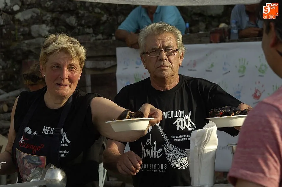 Foto 7 - Nuevo &eacute;xito del Mejill&oacute;n Rock que reparti&oacute; 300 kilos de mejillones