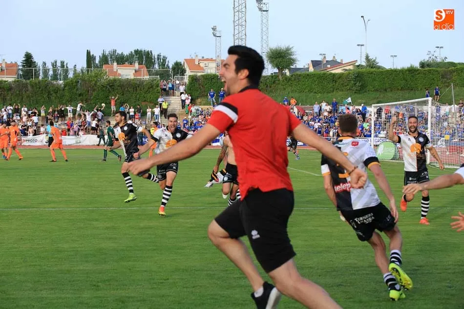 Foto 6 - Todas las jugadas de la victoria de Unionistas ante el Socu&eacute;llamos (3-1)