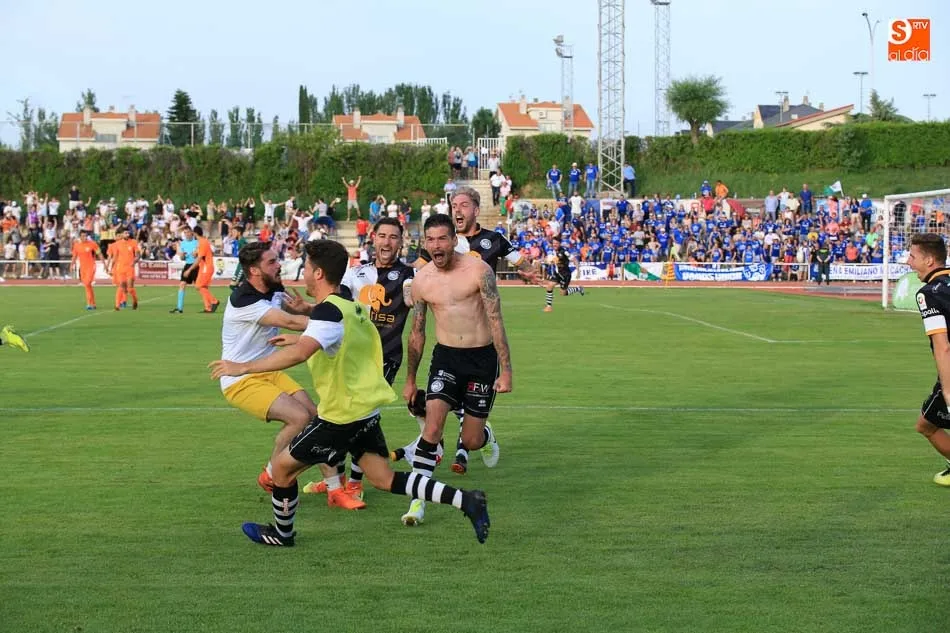 Foto 5 - Todas las jugadas de la victoria de Unionistas ante el Socu&eacute;llamos (3-1)