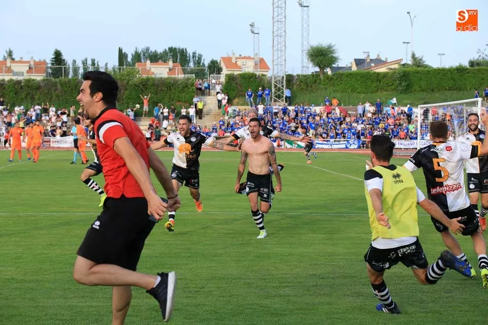 Foto 4 - Todas las jugadas de la victoria de Unionistas ante el Socu&eacute;llamos (3-1)