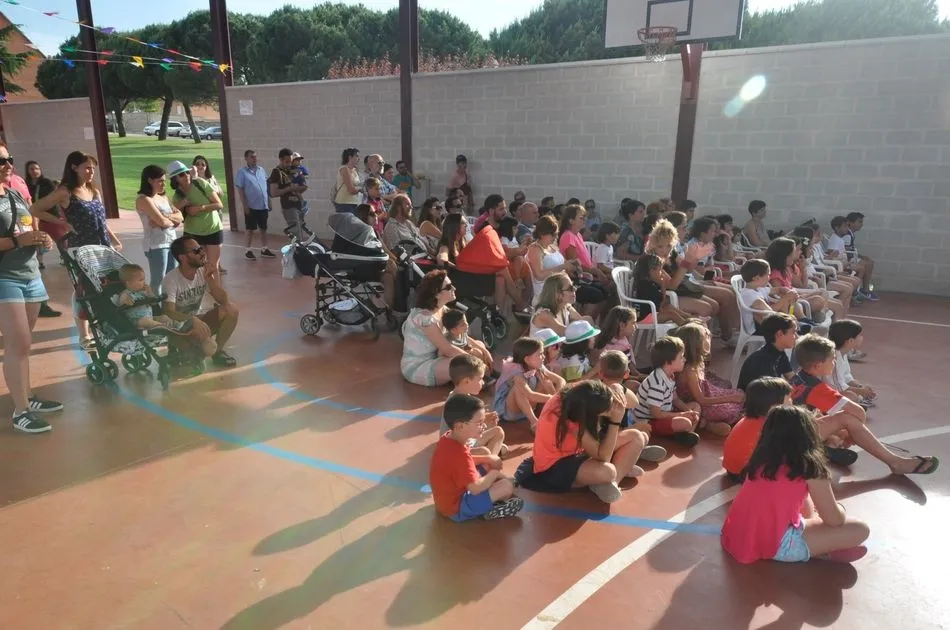 Foto 11 - Los m&aacute;s peque&ntilde;os protagonizan la jornada festiva en Carrascal de Barregas